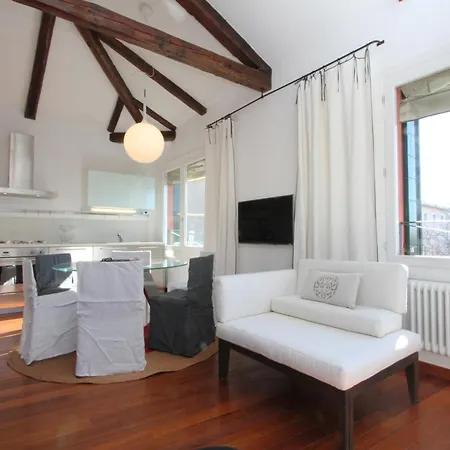 Attic Design Terrace Appartamento