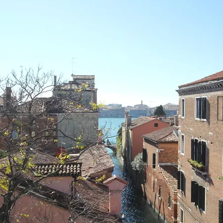 Attic Design Terrace Appartamento